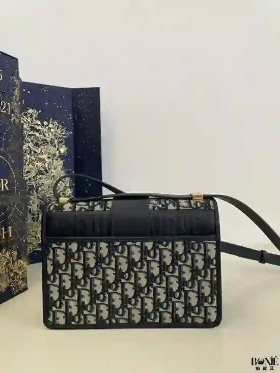 0691 - DIOR 30 Montaigne - Image 7