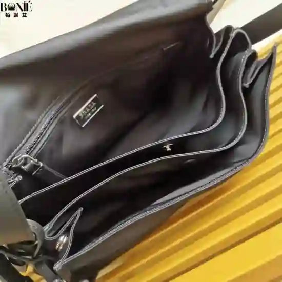 1BD255 - Prada 中号邮差包 - Image 9