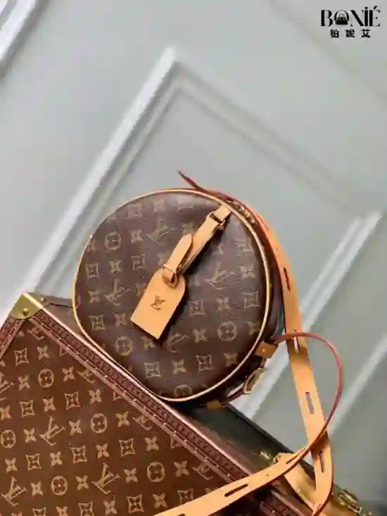M45647 - Boite Chapeau Souple 手袋