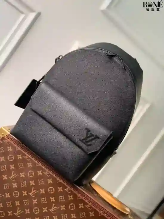 M57079 - Louis Vuiiton Aerogram 双肩包