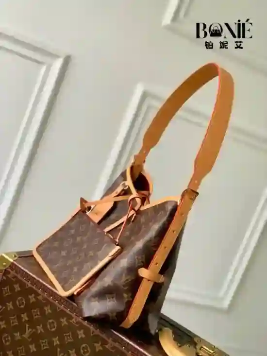 M46203 - CarryAll 小号手袋 - Image 5