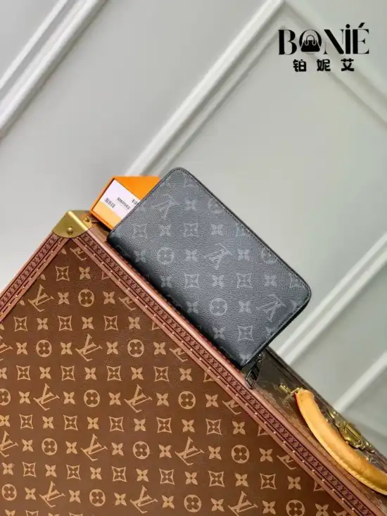 M600002 - Louis Vuiiton Monogram Eclipse Zippy 大号钱夹 - Image 2