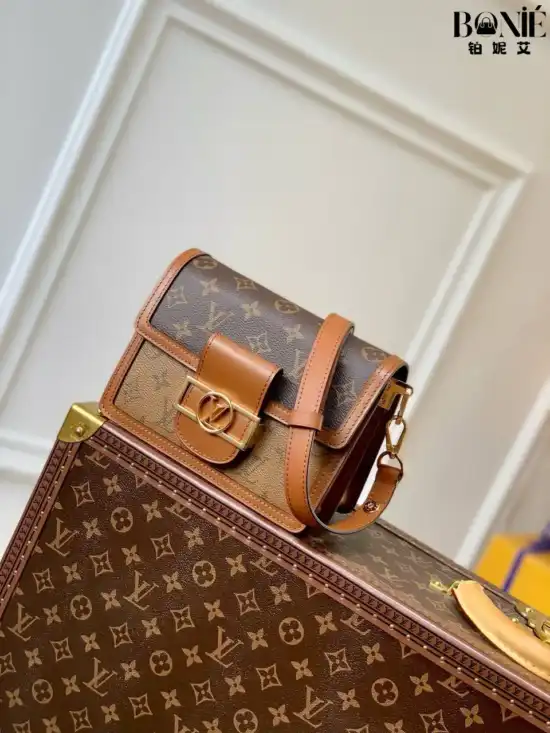 M45959 - Mini Dauphine 小号手袋