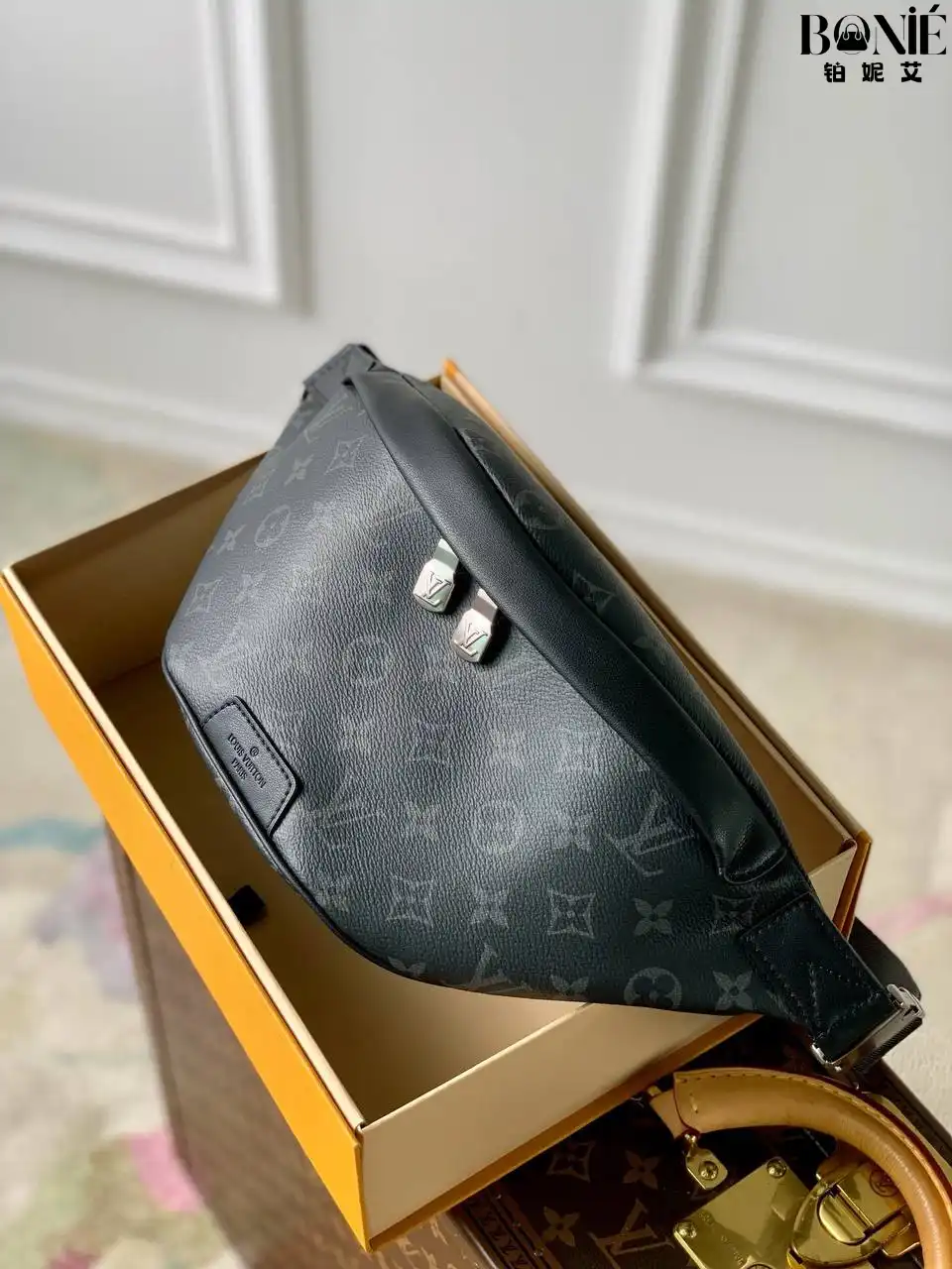 M46035 - Louis Vuiiton Discovery 腰包